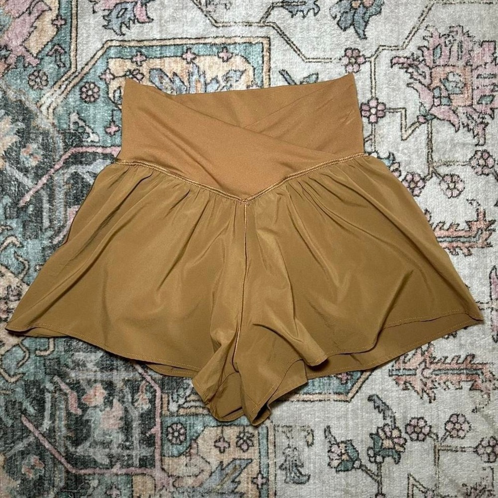 OFFLINE by Aerie "Real Me"‎ Crossover Flowy Shorts — Caramel Brown